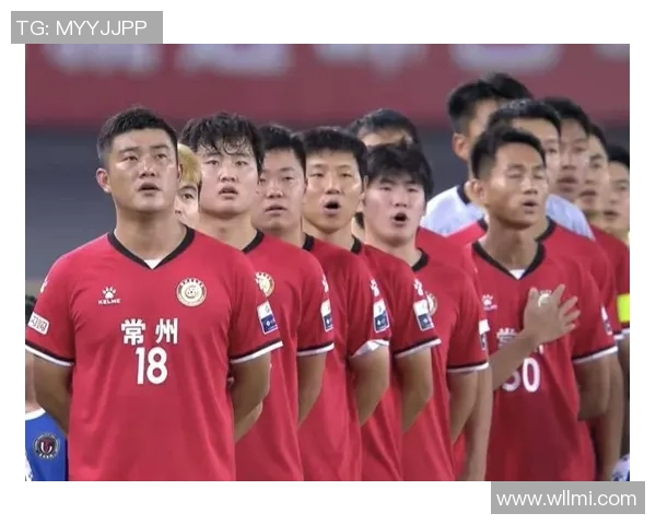 当足球球星突然闯入合影如何应对巧妙化解尴尬局面