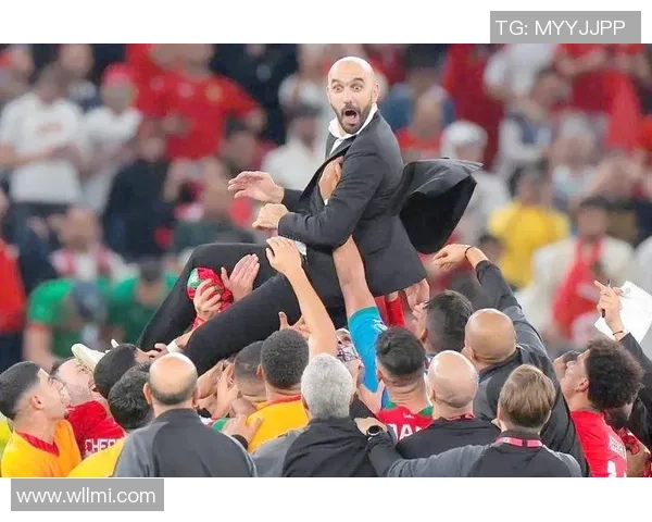 足球明星送裤子事件曝光引发热议背后的故事与真相揭秘