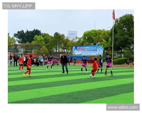 绿茵场上巨星奋力突破瞬间展现激情与速度之美 绿茵场上巨星奋力突破瞬间展现激情与速度之美